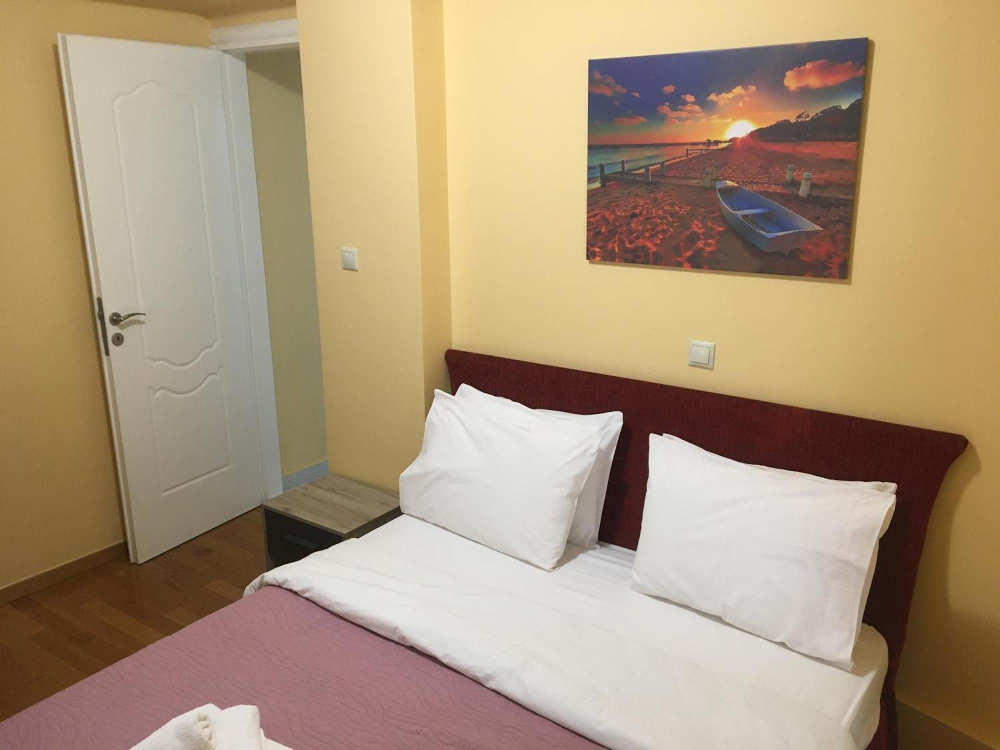 Second Floor Best Stay Athena Bagian luar foto